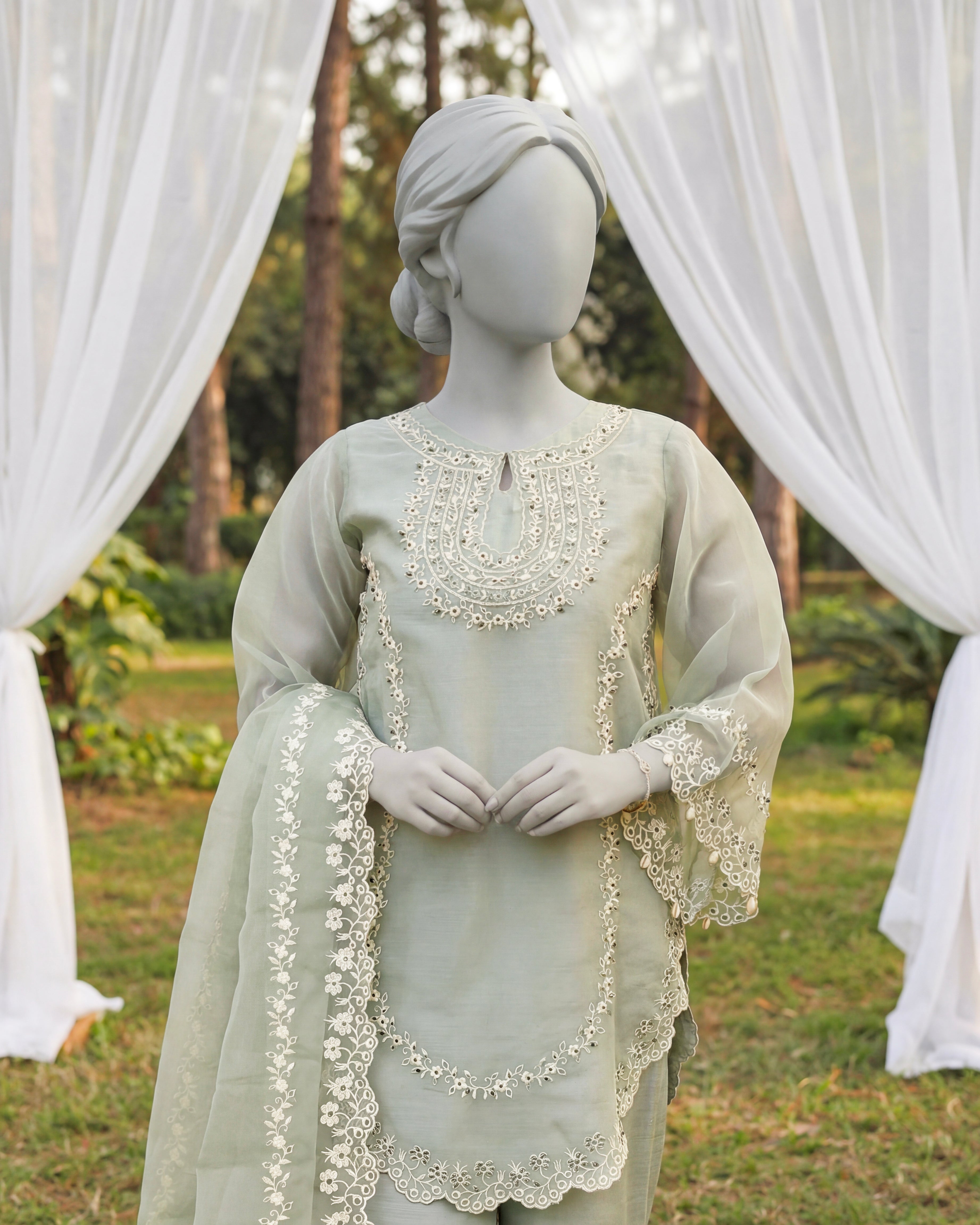 ELARA - 3 PIECE EMBROIDERY SUIT