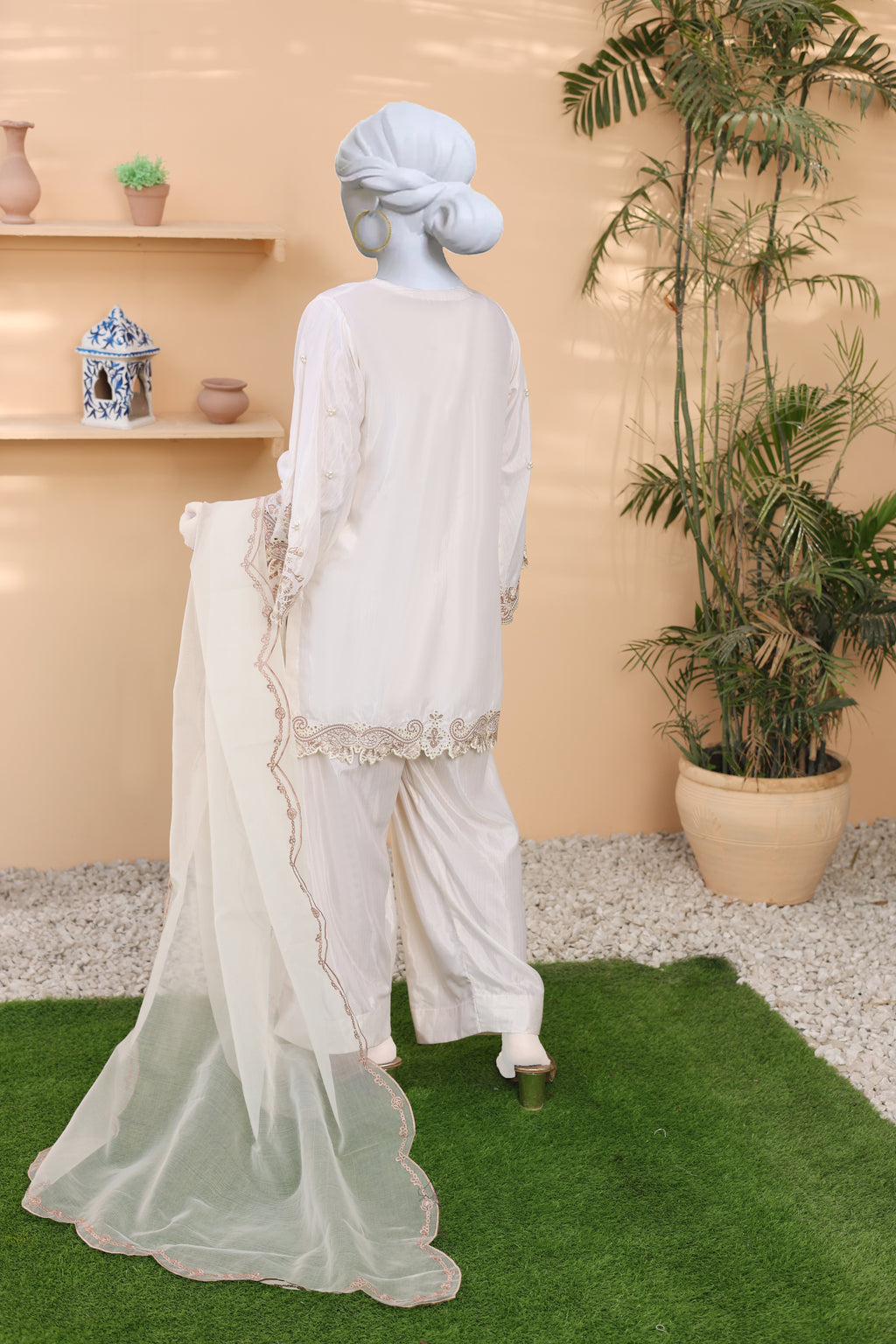 Zimah Semi-Formal 3-Piece Embroidered Pret Suitoduct