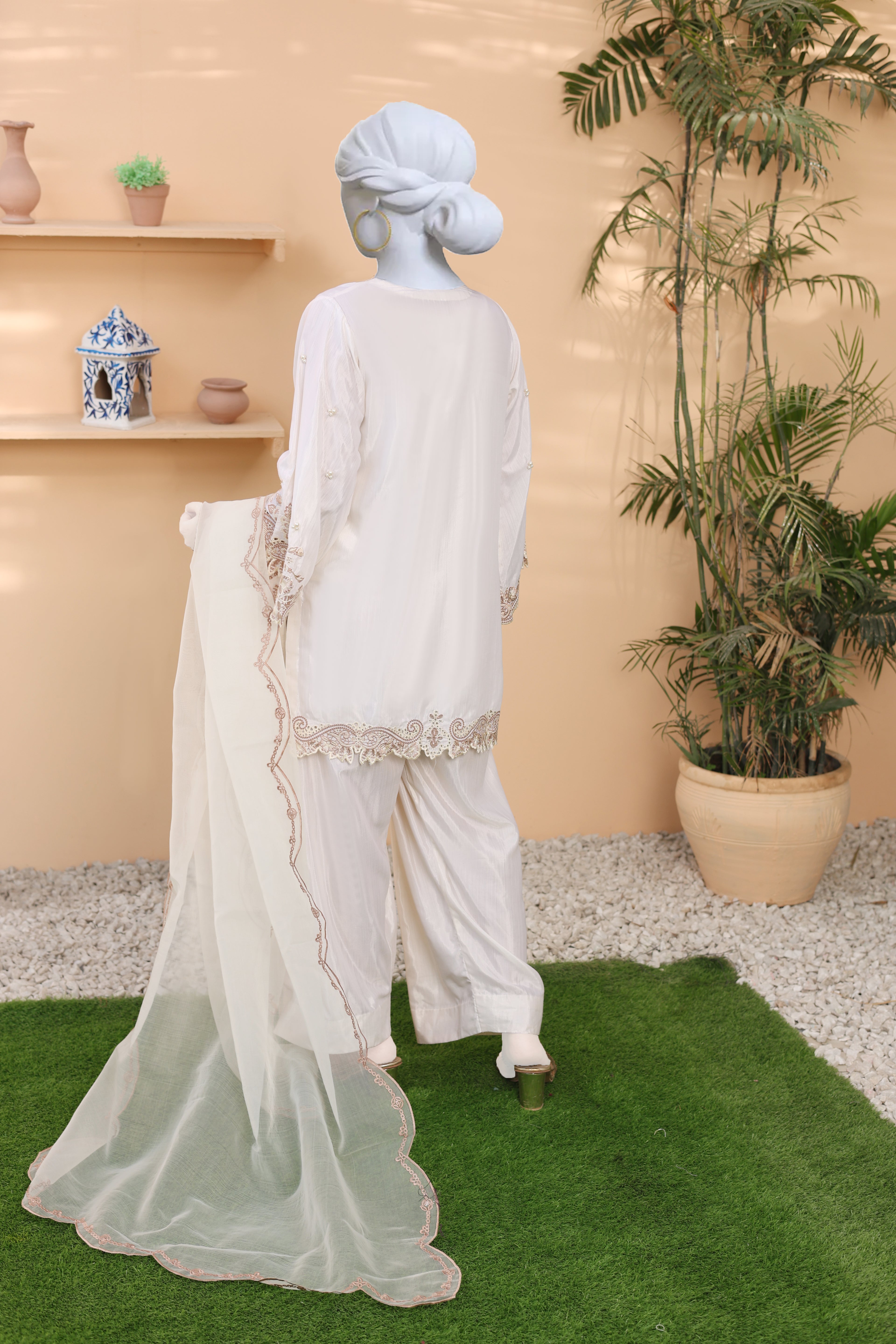 Zimah Semi-Formal 3-Piece Embroidered Pret Suitoduct